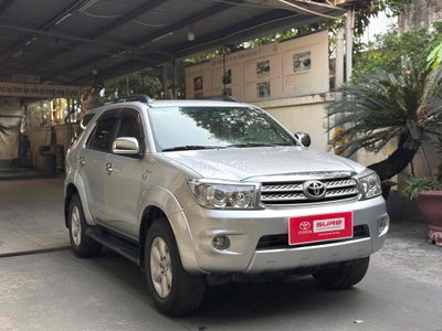 Siêu phẩm Fortuner xăng AT 2 cầu 2010 - xe 1 chủ
