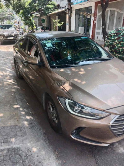 Hyundai Elantra 2017 Số sàn Nâu