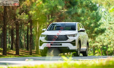 Xe Toyota Innova Cross HEV 2.0 CVT 2026
