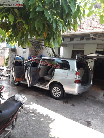 Xe Toyota Innova 2.0E 2013