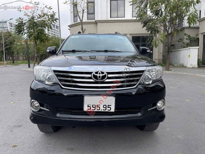 Xe Toyota Fortuner 2.7V 4X2 AT 2016