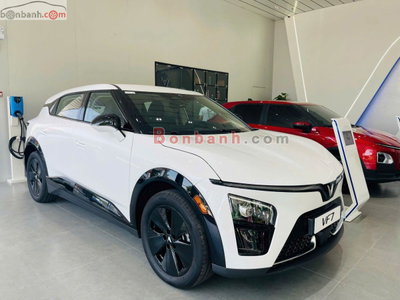 Xe VinFast VF7 Eco 2026