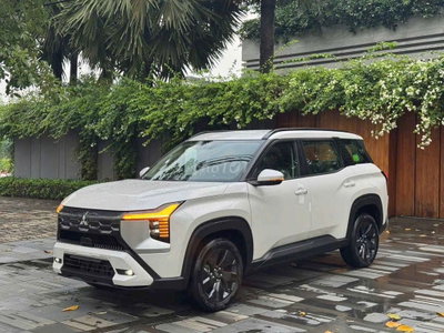 Destinator Premium 2026 Trắng, Giao tháng 03