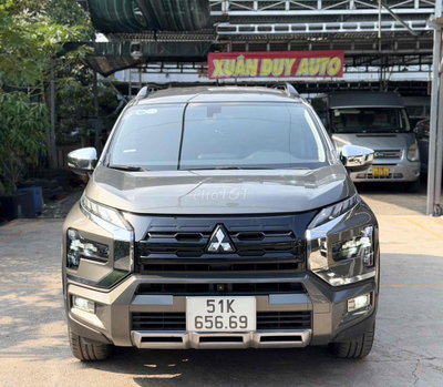 Mitsubishi Xpander Cross 2023 58.000km Xám