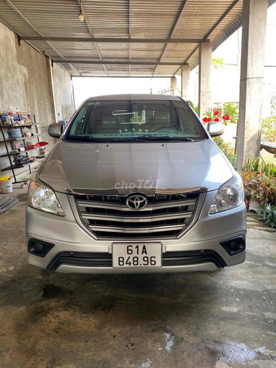 Toyota Innova 2015 2.0E - 143000 km