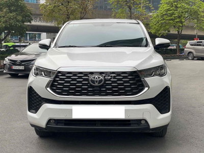 Toyota Innova Cross V 2024 Trắng 3.7 vạn km