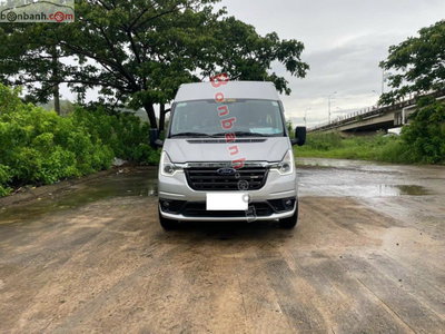 Xe Ford Transit Tiêu chuẩn 2023
