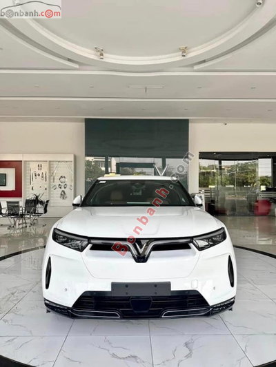 Xe VinFast VF9 Eco 2026