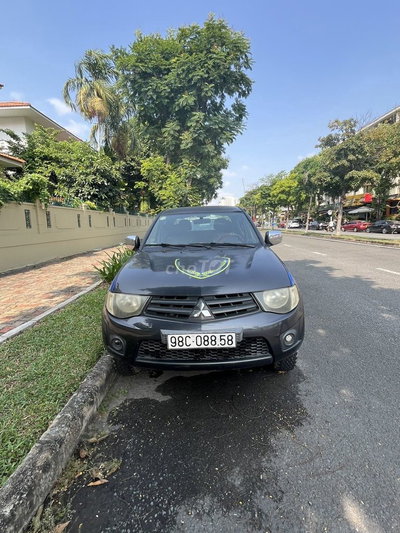 Mitsubishi Triton 2011 Đen