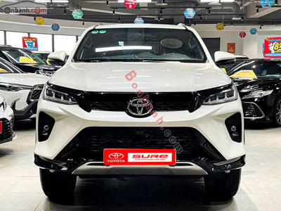 Xe Toyota Fortuner 2.4G 4x2 AT Legender 2021