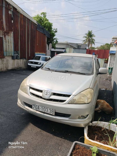 Toyota Innova J 8 chỗ Bạc