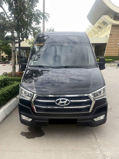 Bán xe Hyundai Solati 2017 màu đen