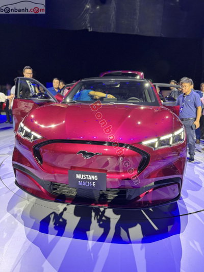 Xe Ford Mustang Mach-E Premium AWD 2025