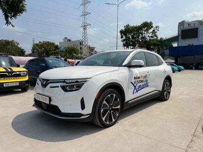 Xe Demo Cty VinFast VF8 Plus 2025 Trắng