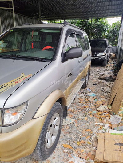Isuzu Hilander 2004 màu Bạc