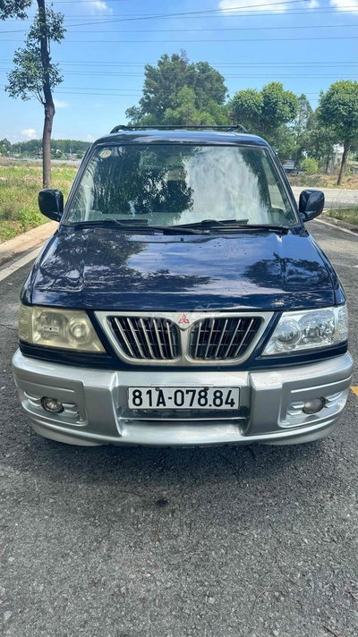 Mitsubishi Jolie màu Xanh