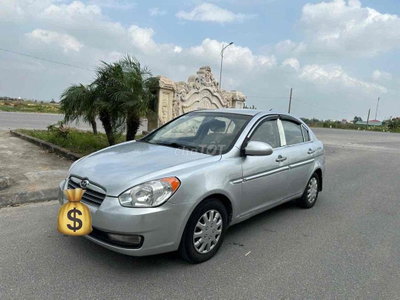 Hyundai Verna Bạc Số sàn
