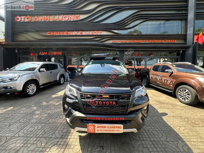Xe Toyota Fortuner 2.4G 4x2 MT 2019