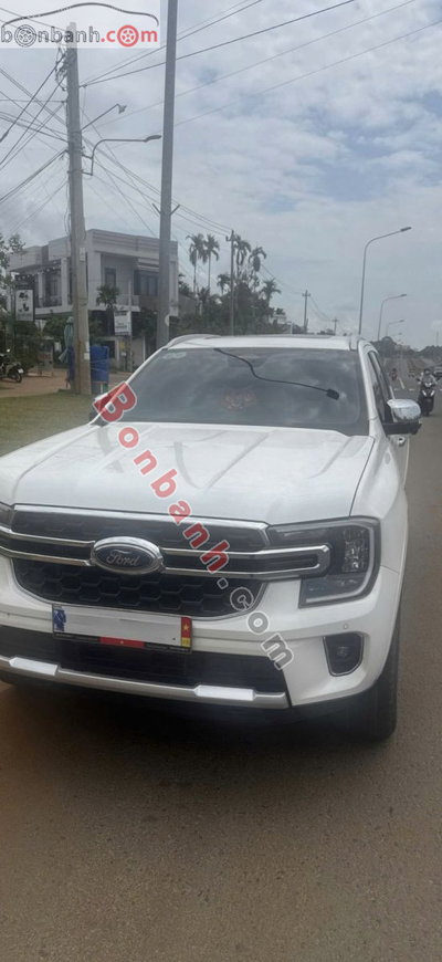 Xe Ford Everest Titanium 2.0L 4x2 AT 2025