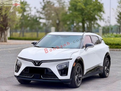 Xe VinFast VF7 Plus AWD 2025