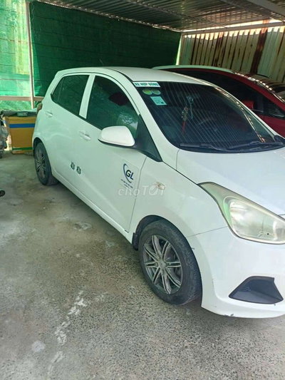 Hyundai Grand i10 Trắng 382812 km