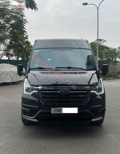 Xe Ford Transit Tiêu chuẩn 2024