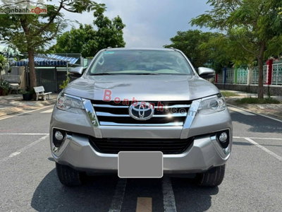 Xe Toyota Fortuner 2.4G 4x2 AT 2020
