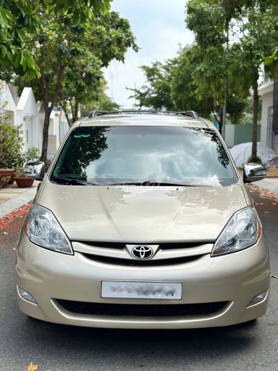 Toyota Sienna 3.5 LE Nhập khẩu Mỹ