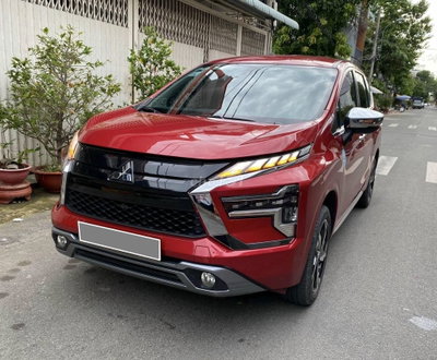 Mitsubishi Xpander Premium 2024 màu đỏ