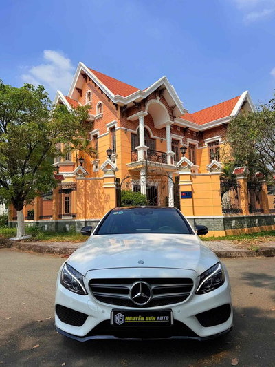Mercedes-Benz C300 AMG Trắng