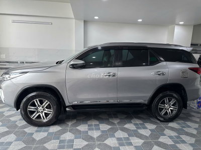 Toyota Fortuner 2018 Bạc