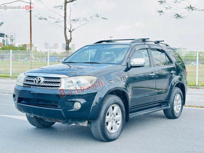 Xe Toyota Fortuner 2.7V 4x4 AT 2011