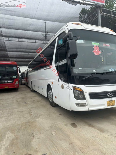 Xe Hyundai Universe 2016