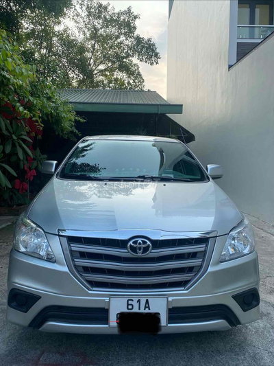 Toyota Innova 2015 E Bạc