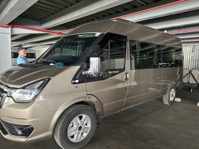 Ford Transit 2023, 22.000km; Có thể chuyển đổi