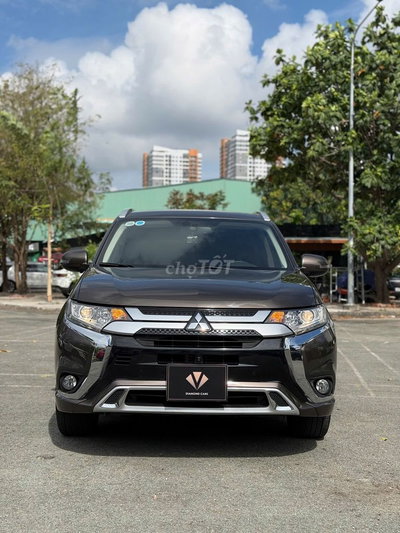 Mitsubishi Outlander 7 chỗ CVT 2023