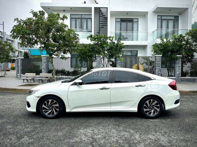 Civic 2018 1.8 E - 94000 km