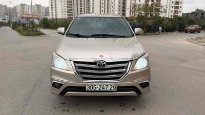Toyota Innova 2014 Số sàn Vàng cát