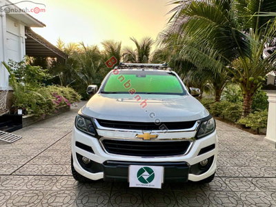 Xe Chevrolet Colorado High Country 2.5L 4x4 AT 2018