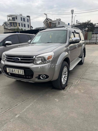 Ford Everest 2013 Tự động Xám