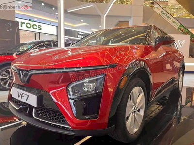 Xe VinFast VF7 Eco 2026