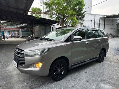 Toyota Innova 2018 Số sàn Nâu