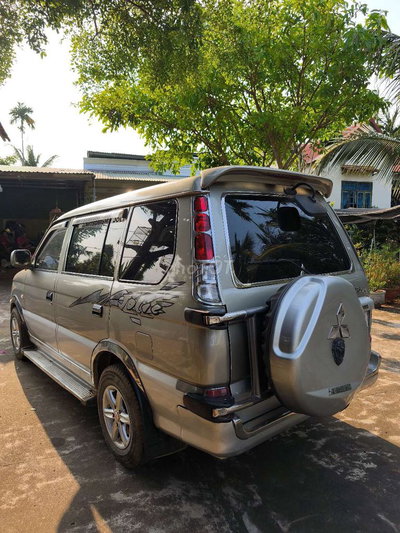 Mitsubishi Jolie 8 chỗ Vàng cát