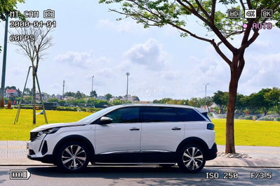 Peugeot 5008 GT Line 1.6AT Trắng SUV 7 chỗ