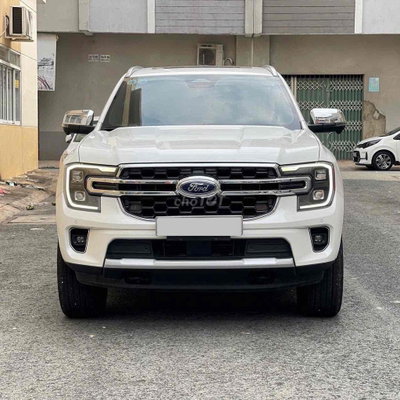 Everest Titanium 2 Cầu 2024 Xe Cá Nhân Đi Kỹ