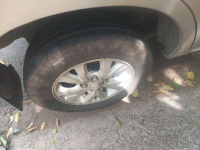 Toyota Innova 2006 Số sàn Vàng cát