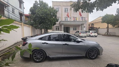Honda Civic 2019 1.8G Bạc 11 vạn km