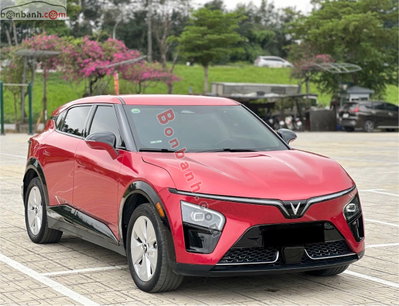 Xe VinFast VF7 S 2024
