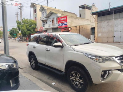 Xe Toyota Fortuner 2.4G 4x2 AT 2018