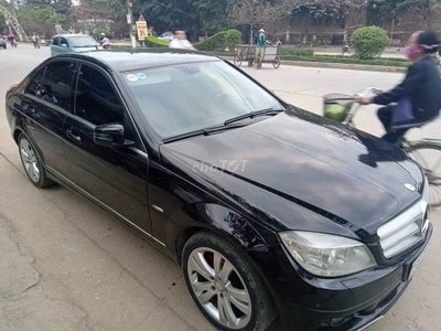 Mercedes-Benz C-Class Đen